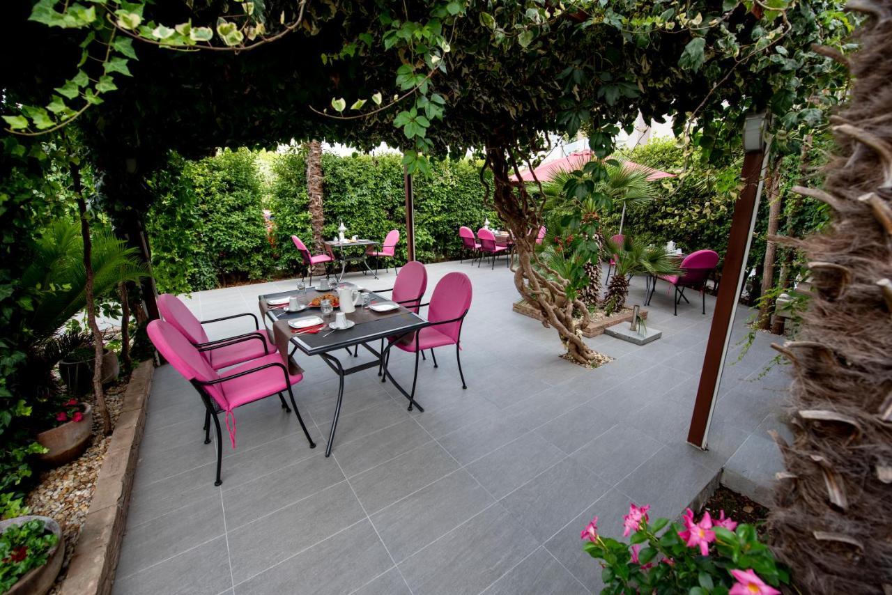 Bed & Breakfast Pino Podstrana Bagian luar foto