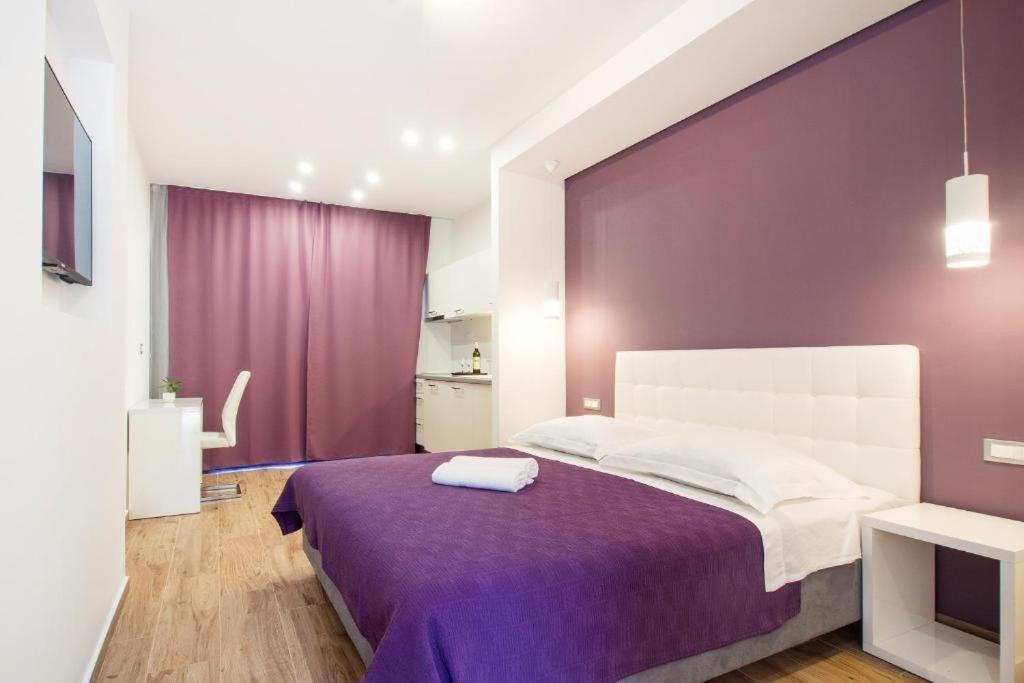Bed & Breakfast Pino Podstrana Bagian luar foto