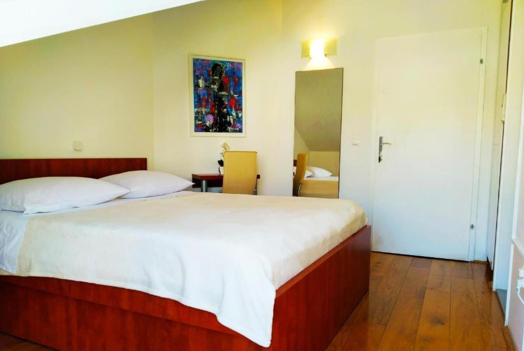 Bed & Breakfast Pino Podstrana Ruang foto