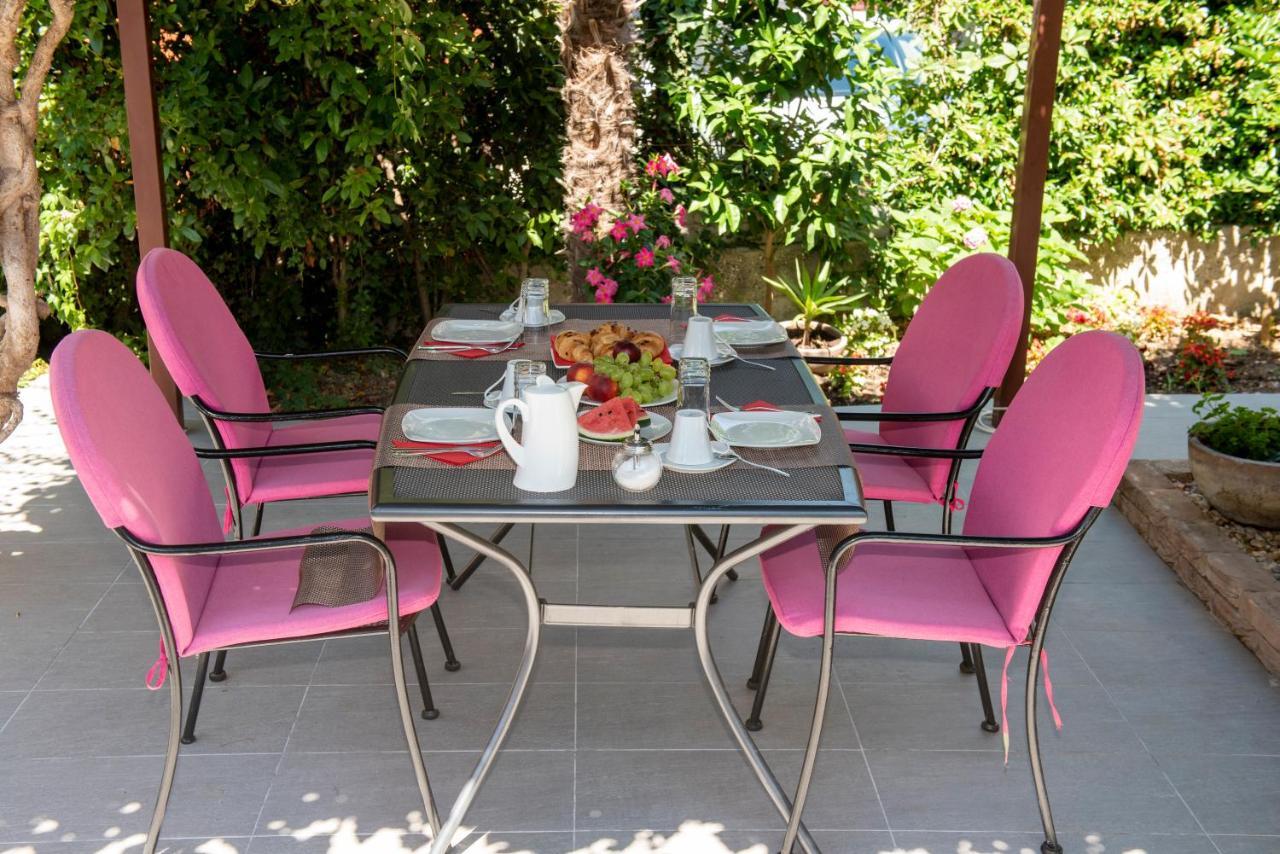 Bed & Breakfast Pino Podstrana Bagian luar foto