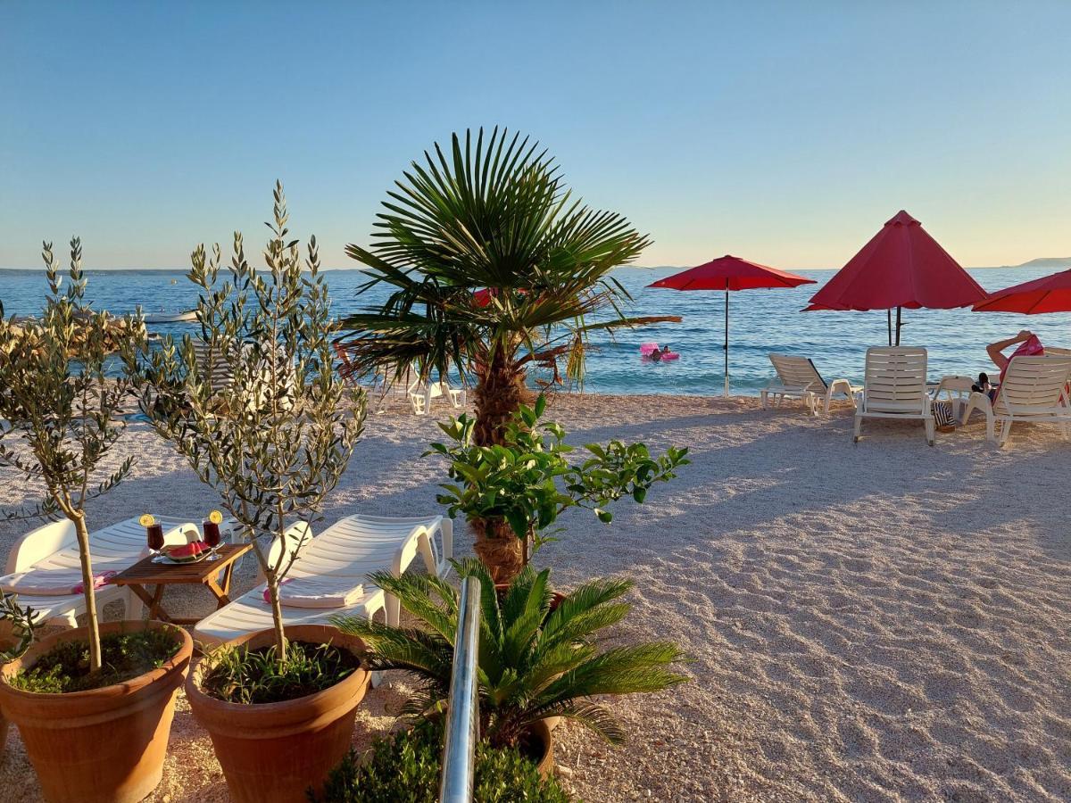 Bed & Breakfast Pino Podstrana Bagian luar foto